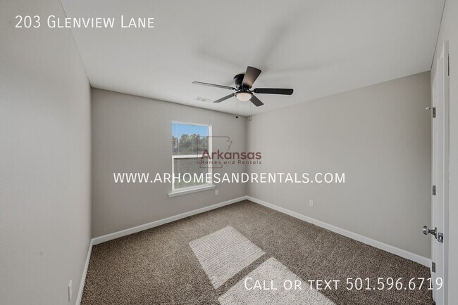 Building Photo - 203 Glenview Ln