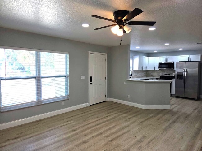 Building Photo - 3150 Emerson Ave S