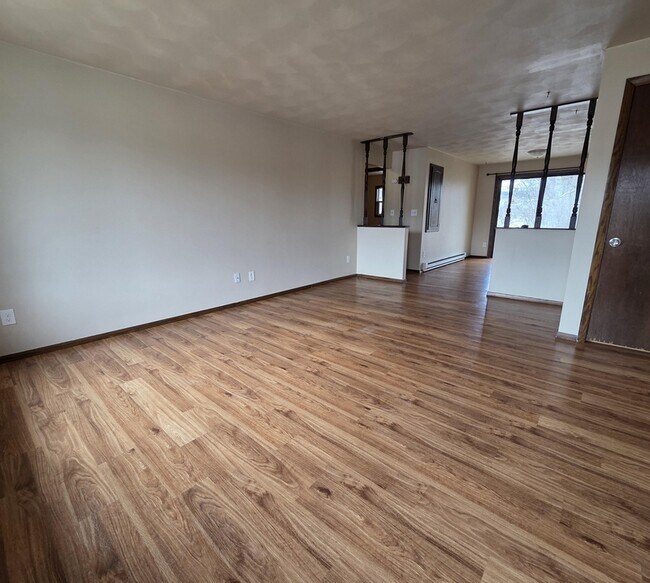 Building Photo - 1140-1142 W Weiland Ln