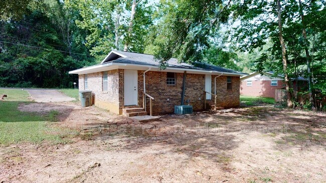 Building Photo - 901 E Grubbs St