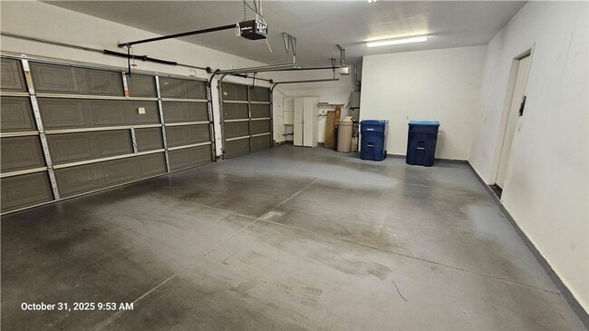 Building Photo - SOUTHERN HIGHLANDS SINGLE STORY 3 CAR GARAGE HOME