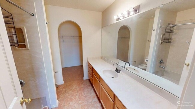 Building Photo - Centrally located 3 bed 3 bath home.