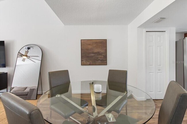 Building Photo - 5322 Bradbury Ct