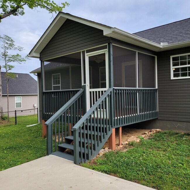 Building Photo - 27 Patrick Dr