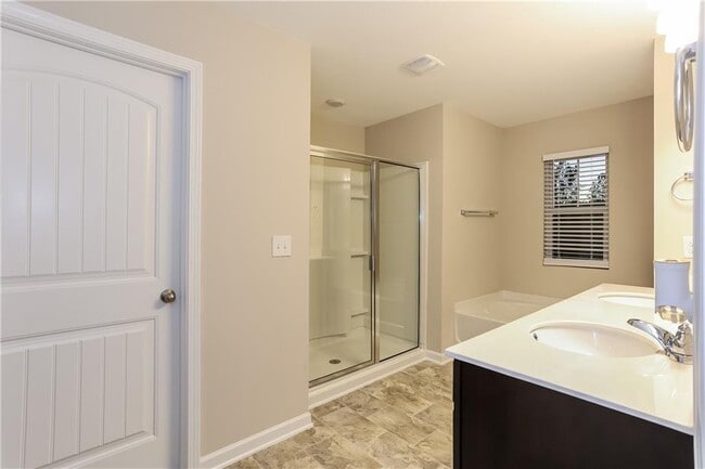 Building Photo - 143 Cool Creek Ct