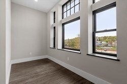 Building Photo - 409 Main St