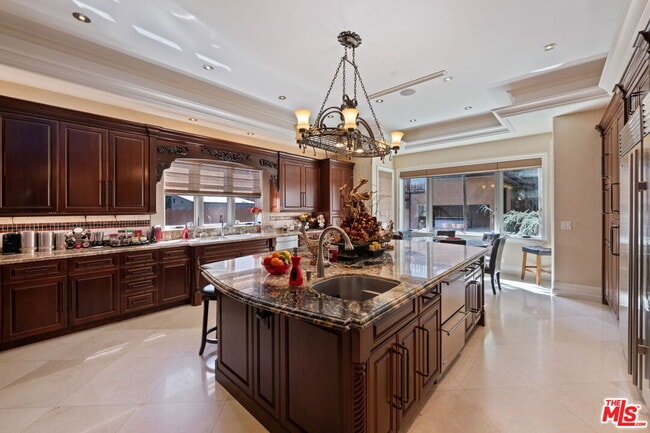 Building Photo - 2023 Parnell Ave