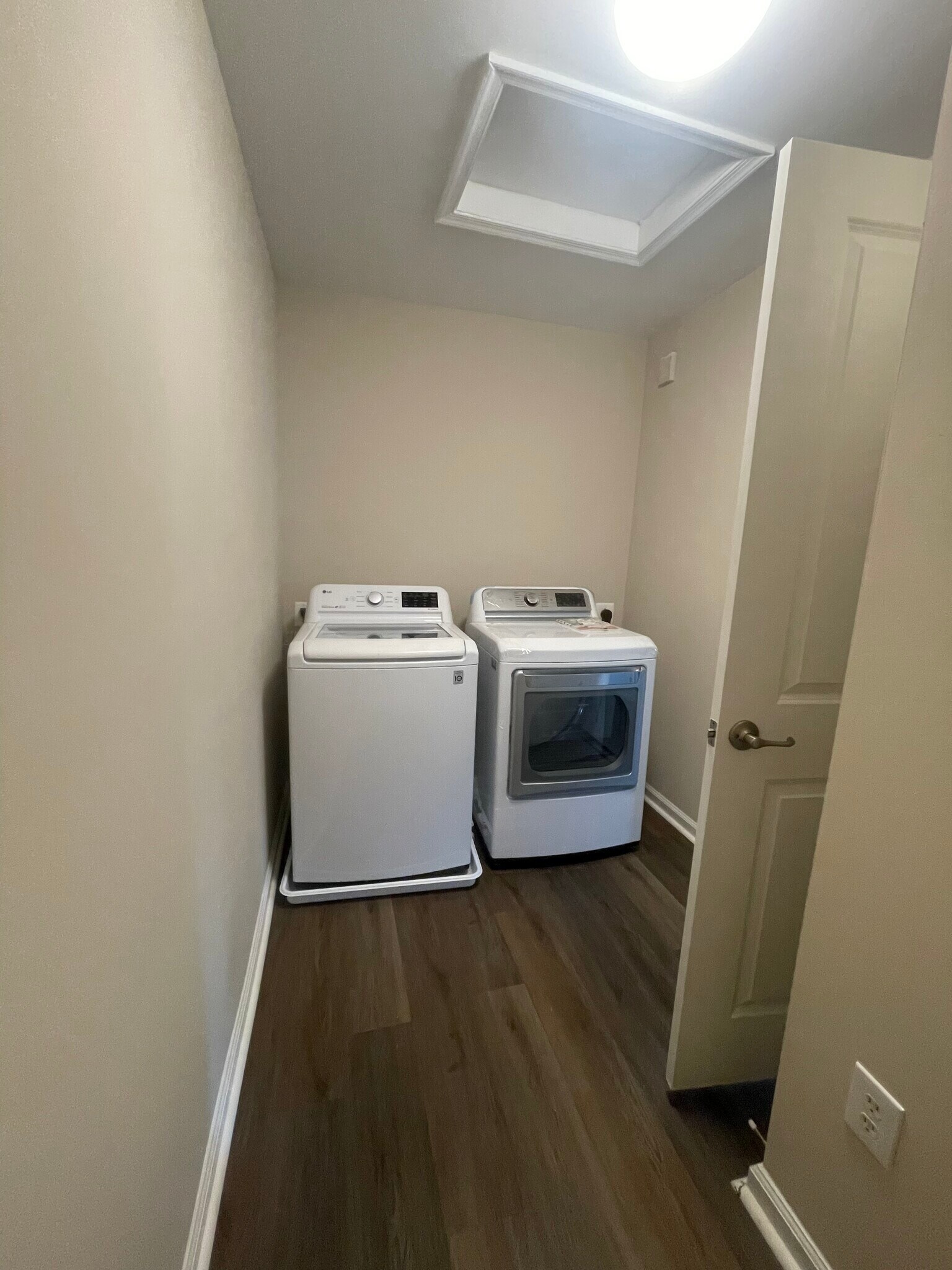 Building Photo - 2410 Walthall Ct