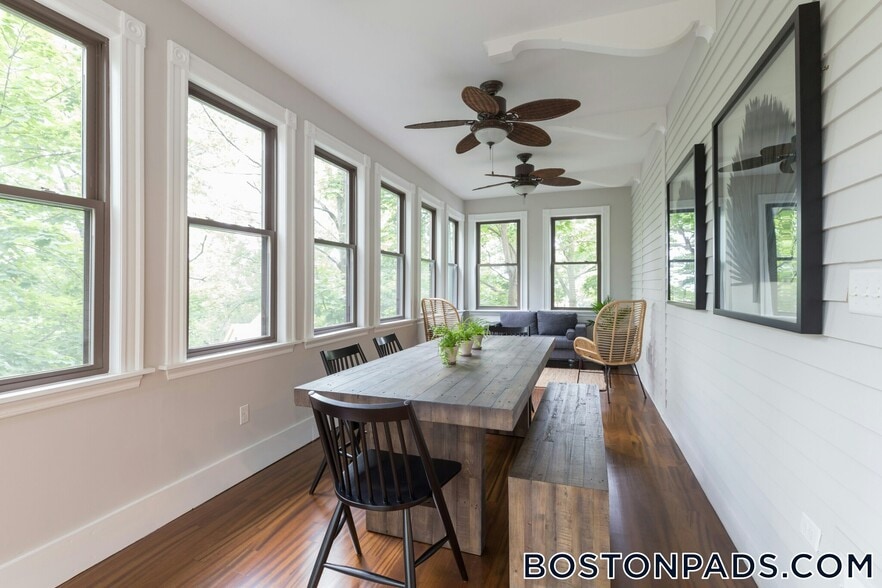 Building Photo - 65 Beech Glen St