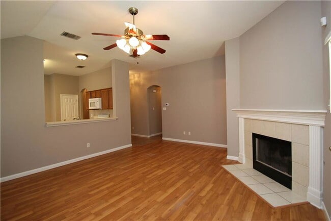 Building Photo - 207 River Crossing Trail