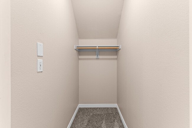 Building Photo - NW!! GATED!! Playground!!!Low maintenance ...