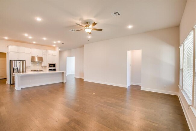 Building Photo - 2900 Miletto Dr