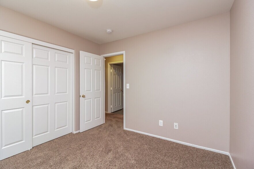 Building Photo - 3433 E Palatine Hills Ave