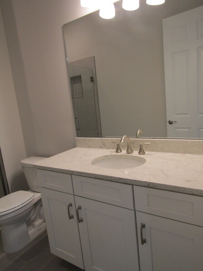 Building Photo - 608 Maraviya Blvd