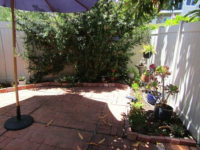 Building Photo - Adorable Shell Beach Home in Gorgeous Ocean View Community- Tons of Amenities!