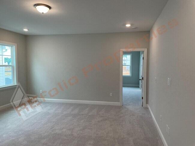 Building Photo - Spacious 4 Bedroom, 3 Bathroom Home w/ 2-C...