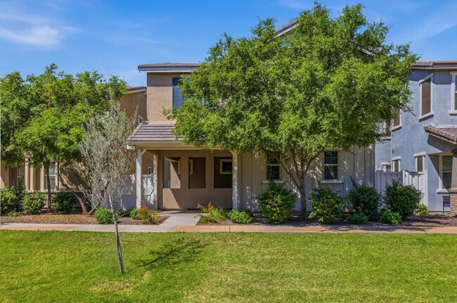 Building Photo - 2263 S Henry Ln