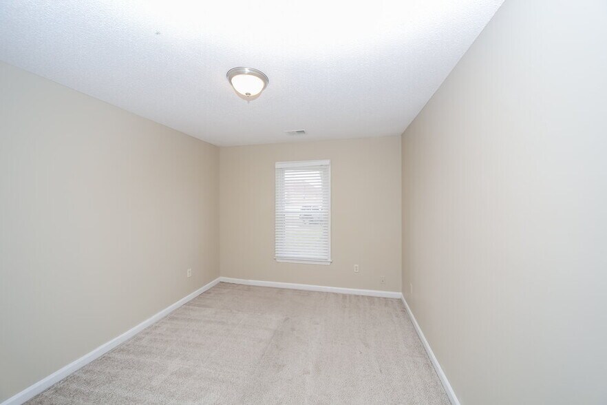 Building Photo - 5495 Philgrove Way