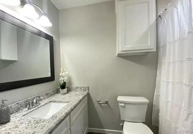 Building Photo - 11 Golden Nugget