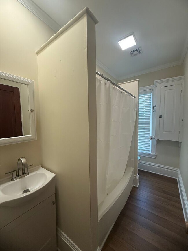Building Photo - 36 W Pomfret St
