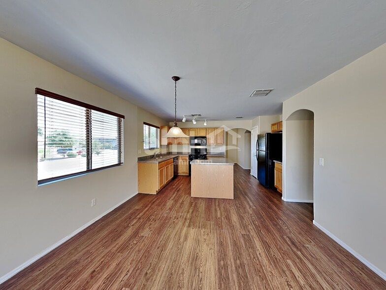 Building Photo - 742 W Emerald Key Dr