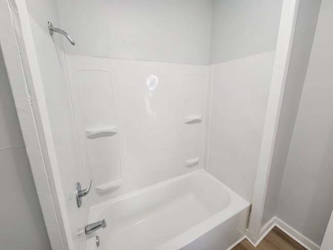 Building Photo - 12709 Parkhill Ave