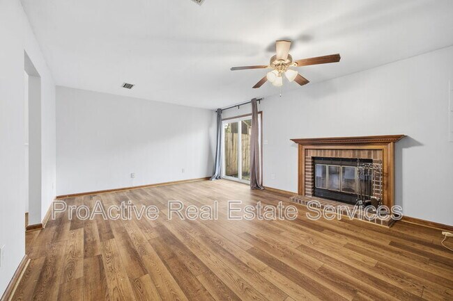 Building Photo - 815 Montrose Ct