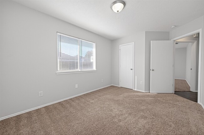 Building Photo - 7327 Winter Song Dr