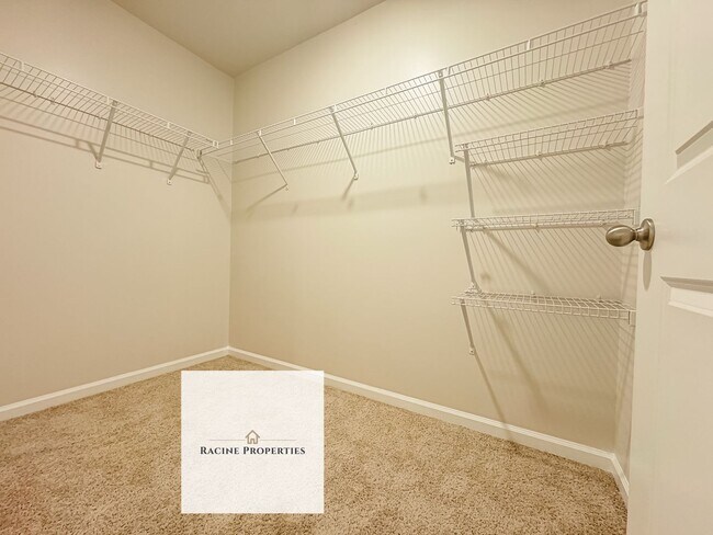 Building Photo - Stylish 4-bedroom Home in Greer, SC