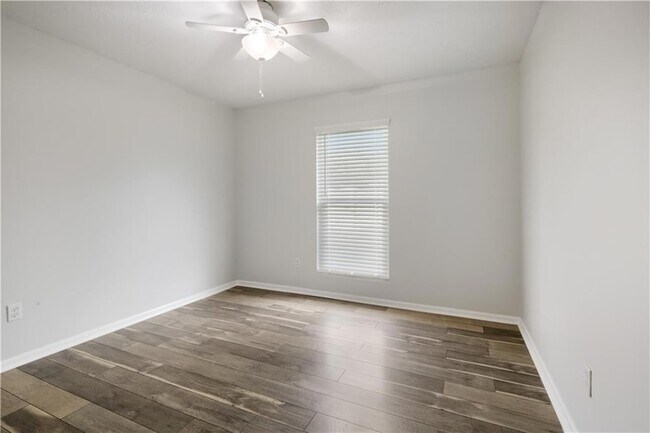 Building Photo - 303 Runnymeade Cir