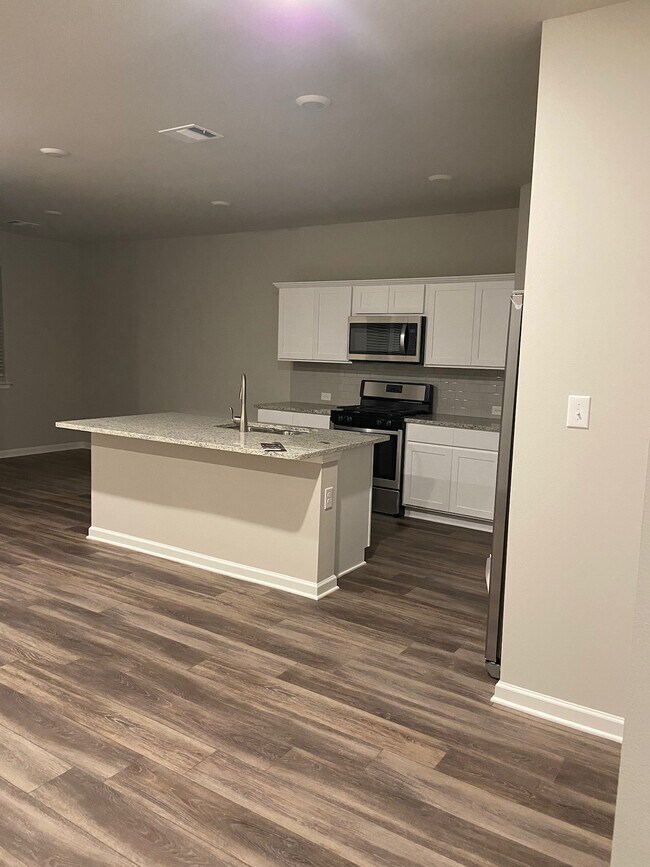 Building Photo - 34256 Garnet Lake Dr