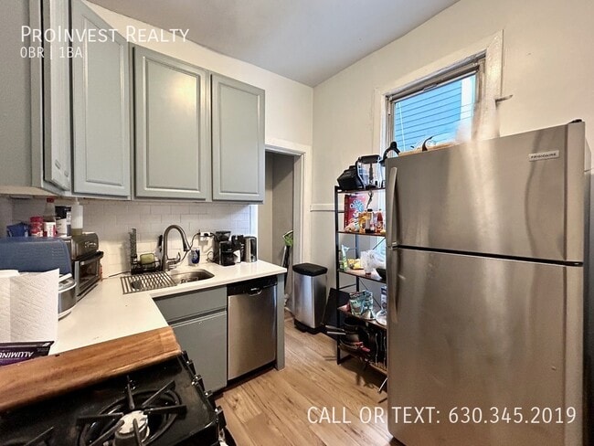 Building Photo - 3111 N Clifton Ave