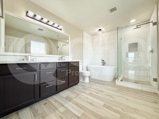 Building Photo - 681 E Woodsman Pl