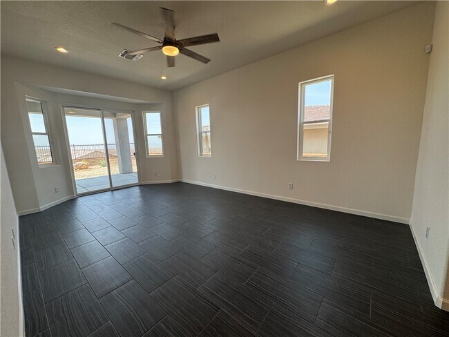 Building Photo - 3040 Fort Mojave Dr