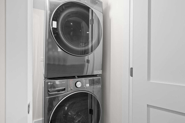 Building Photo - 4437 N Whipple St