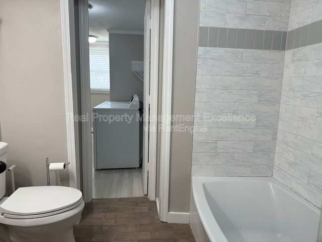 Building Photo - 308 New Rand Rd