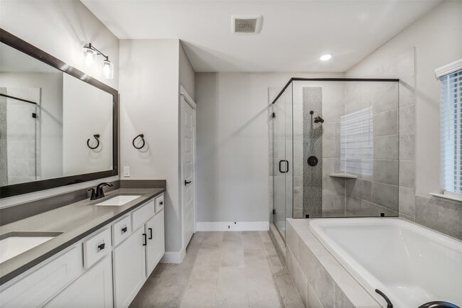 Building Photo - 10964 Swang Link Dr