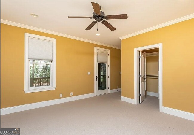 Building Photo - 1111 Regency Dr
