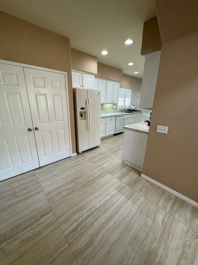 Building Photo - 3047 Watermount St