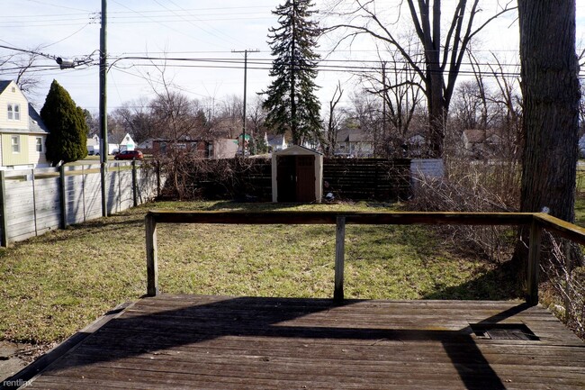 Building Photo - 3 br, 1 bath House - 18728 Centralia