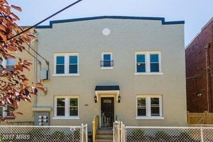 Building Photo - 1411 Ridge Pl SE