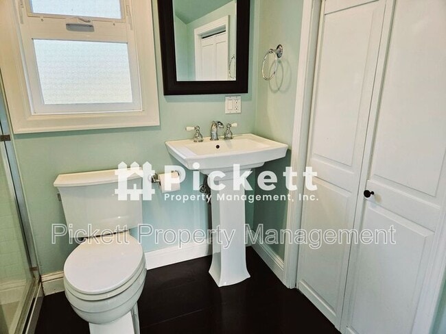 Building Photo - 9062 Tracyton Blvd NW