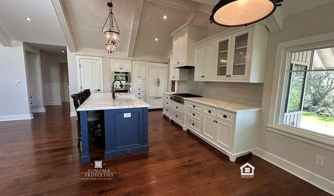 Building Photo - Stunning 3BD/2.5BA Home with Breathtaking ...