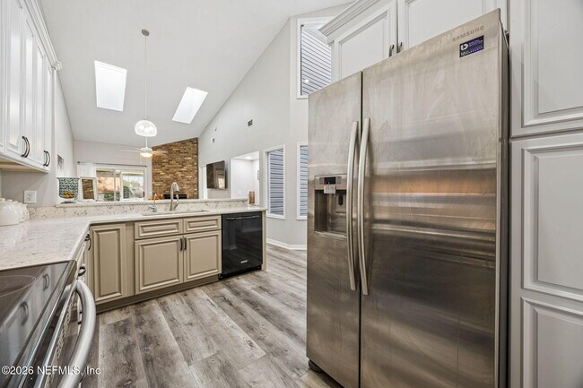 Building Photo - 12036 Arbor Lake Dr