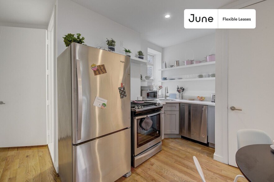 Building Photo - Eclectic ROOM at The Woodbine House