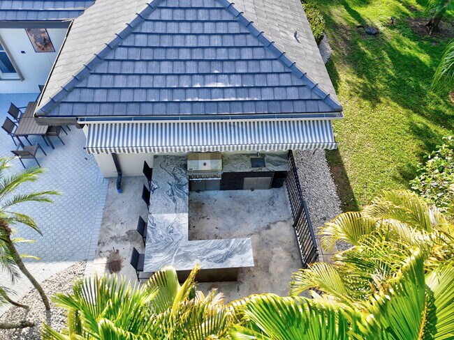 Building Photo - 15700 Carrera Ln