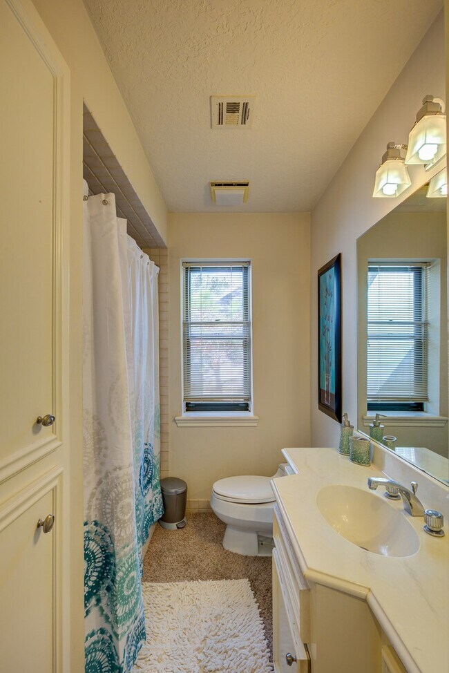 Building Photo - 3123 Bonney Briar Dr