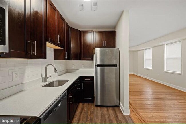 Building Photo - Available Now- Beautiful 3 Bedroom, 2 Bath Home in Baltimore, MD!