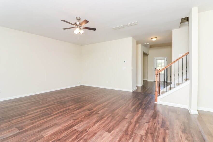 Building Photo - 374 Darbys Run Ct