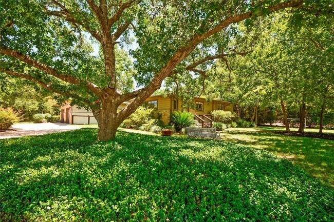 Building Photo - 5001 Fairview Dr